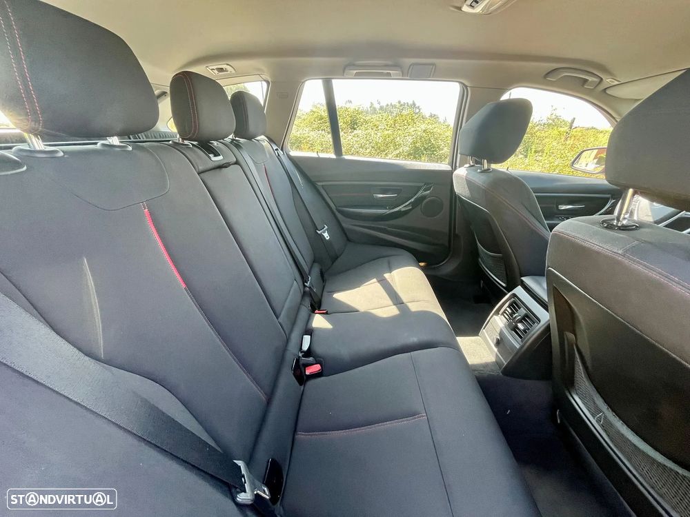BMW 320 d Line Sport - 12