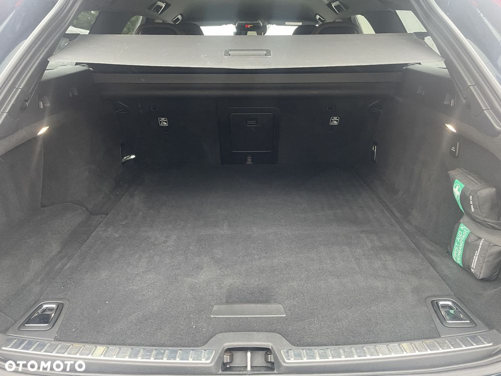 Volvo V90 Cross Country - 33