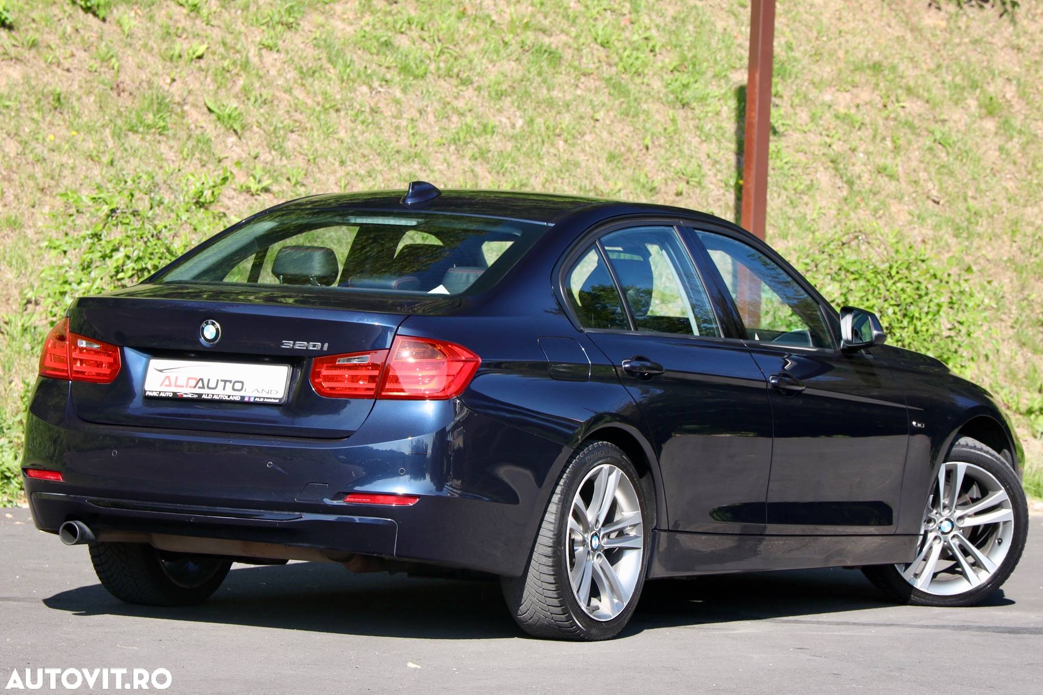 BMW Seria 3 320i Aut. Sport Line - 2