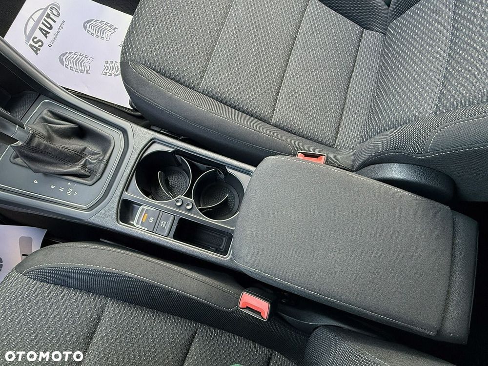 Volkswagen Touran 1.6 TDI SCR DSG IQ.DRIVE - 23