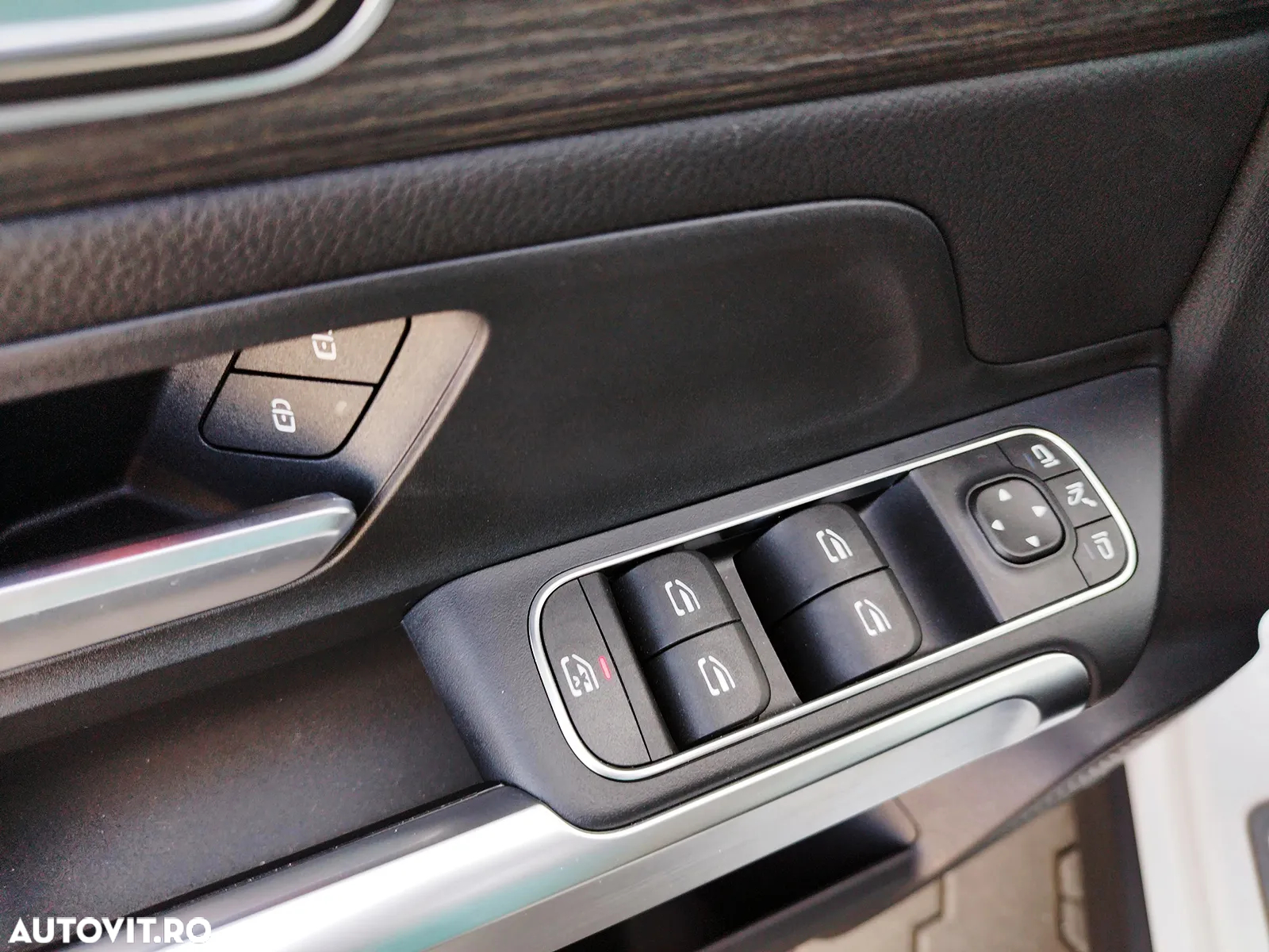 Mercedes-Benz EQB 300 4MATIC - 16