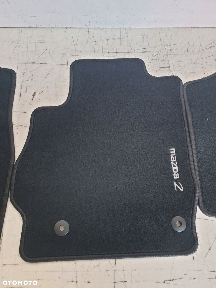 dywaniki welurowe wycieraczka mazda 2 07-17 - 3