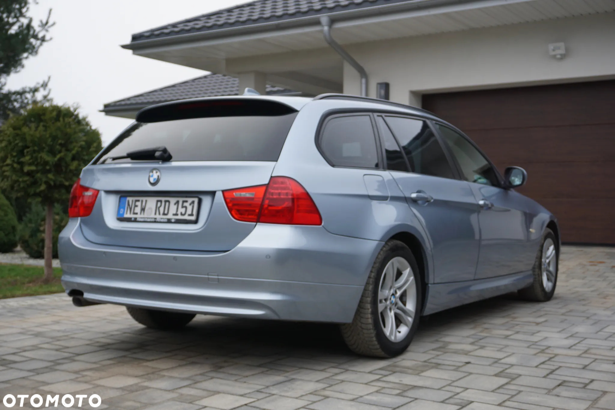 BMW Seria 3 318d DPF Touring - 6