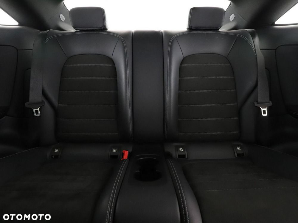 Mercedes-Benz Klasa C 200 9G-TRONIC AMG Line - 19