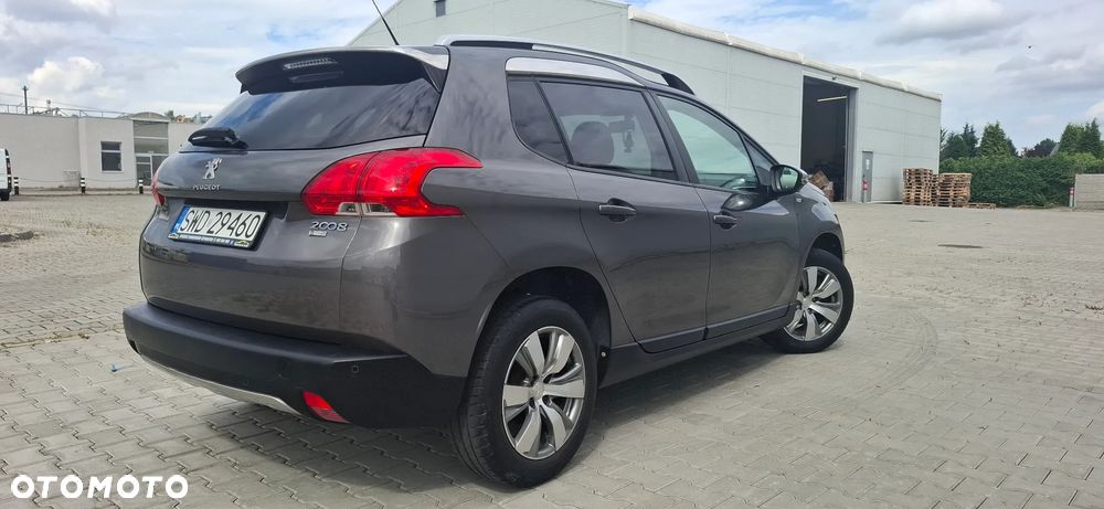 Peugeot 2008 1.2 Pure Tech Style S&S - 8