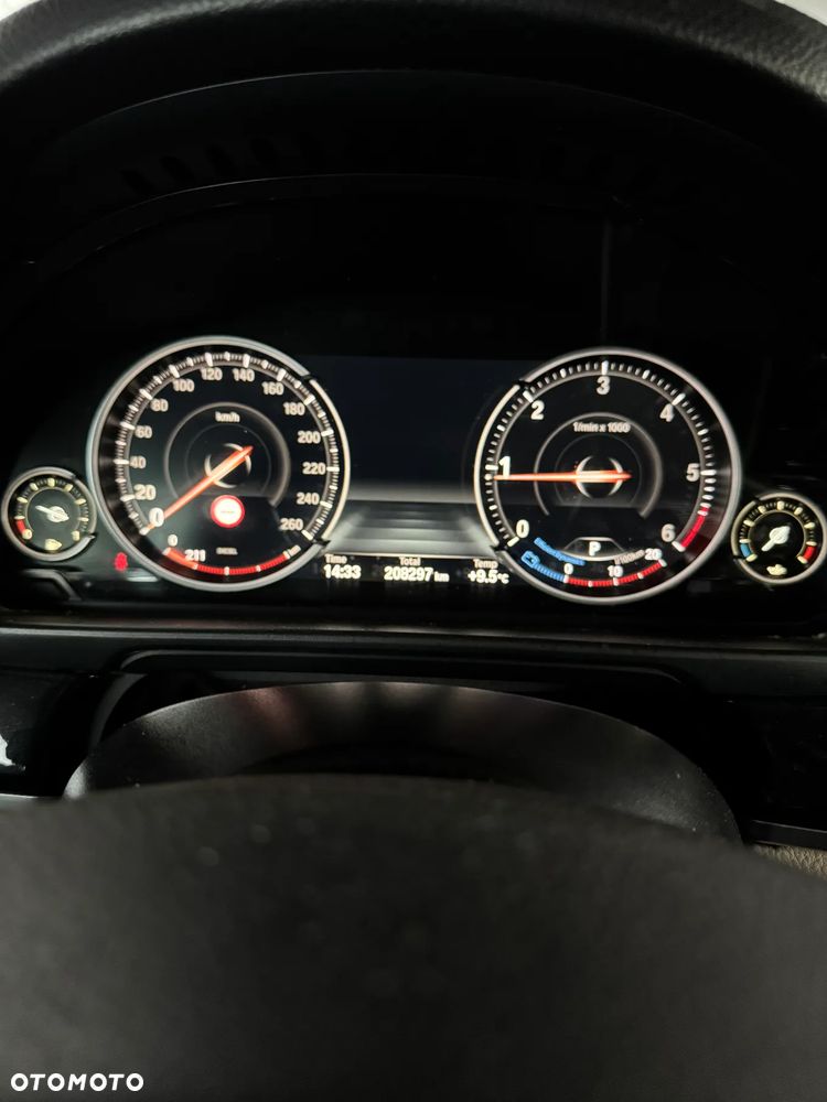 BMW Seria 5 525d xDrive Luxury Line - 12