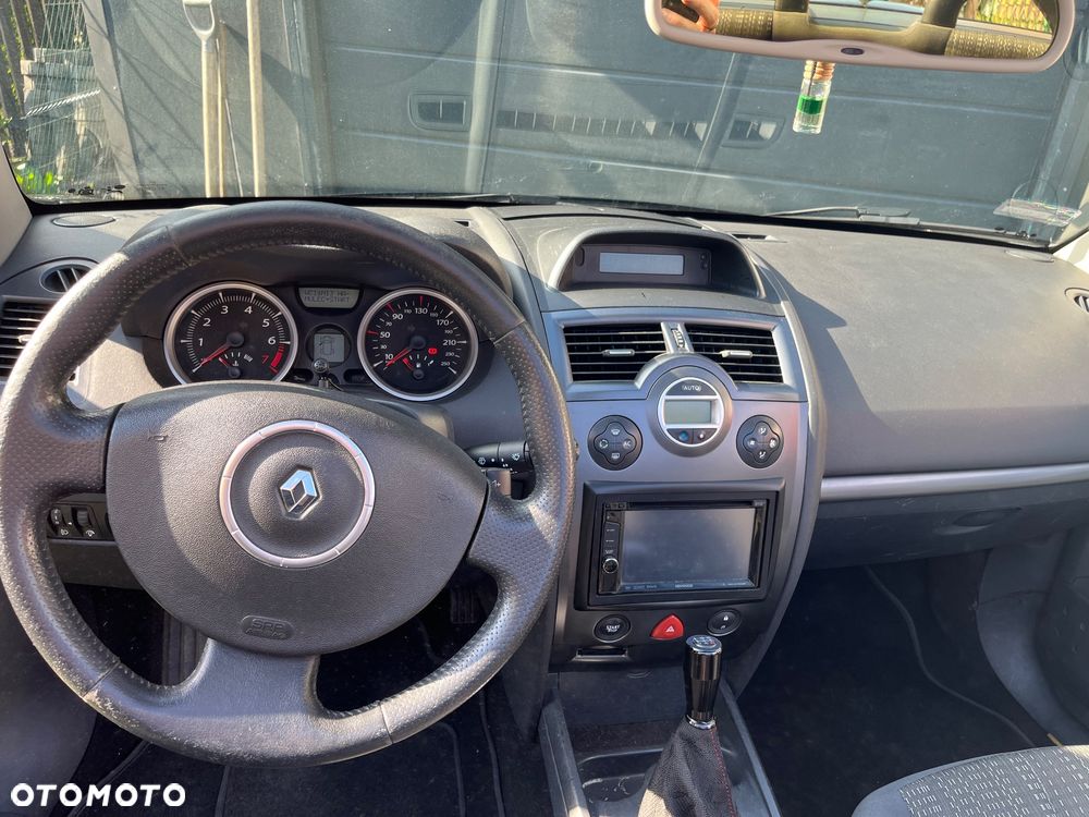 Renault Megane 1.6 Dynamique - 9