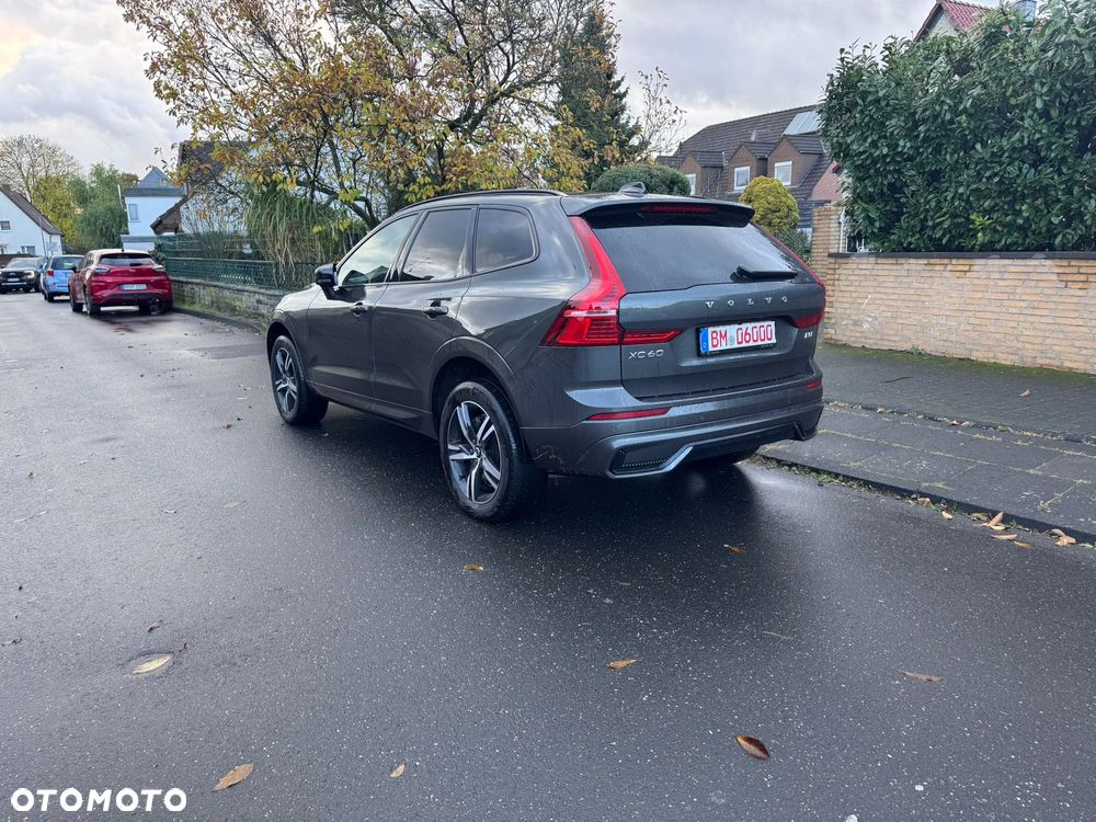 Volvo XC 60 B5 D AWD Ultimate Dark - 3