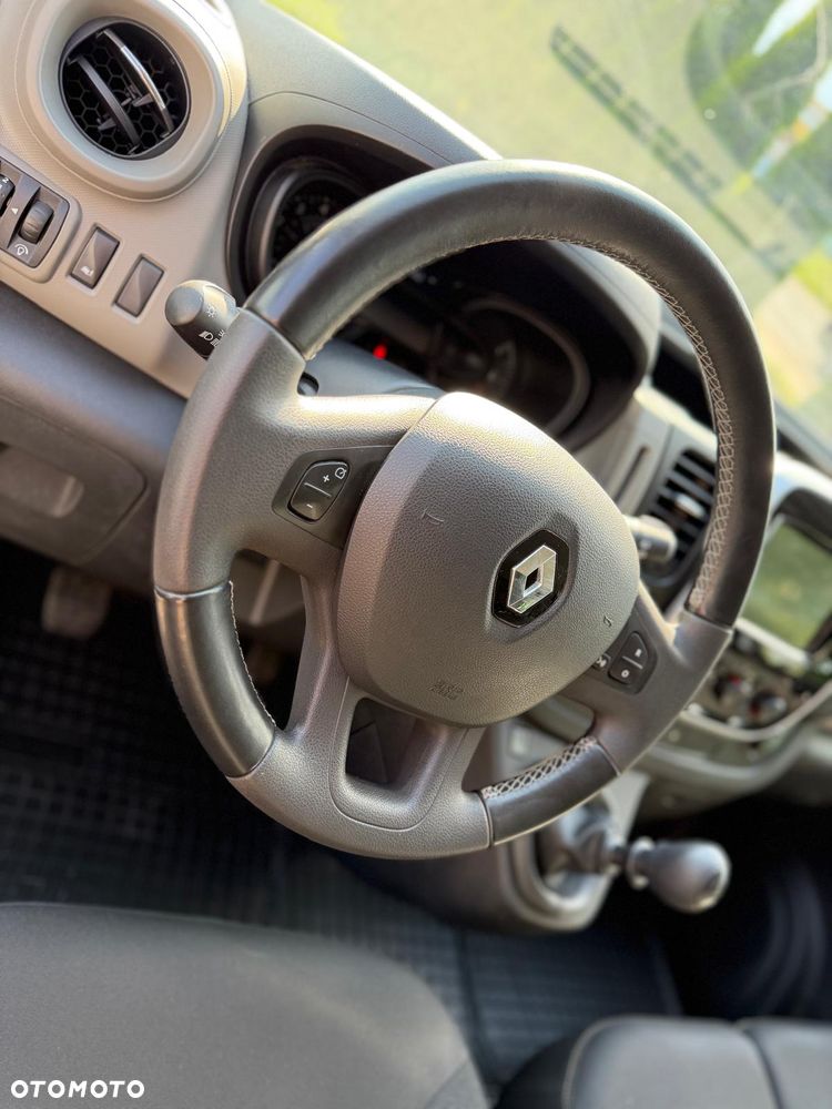Renault Trafic - 18