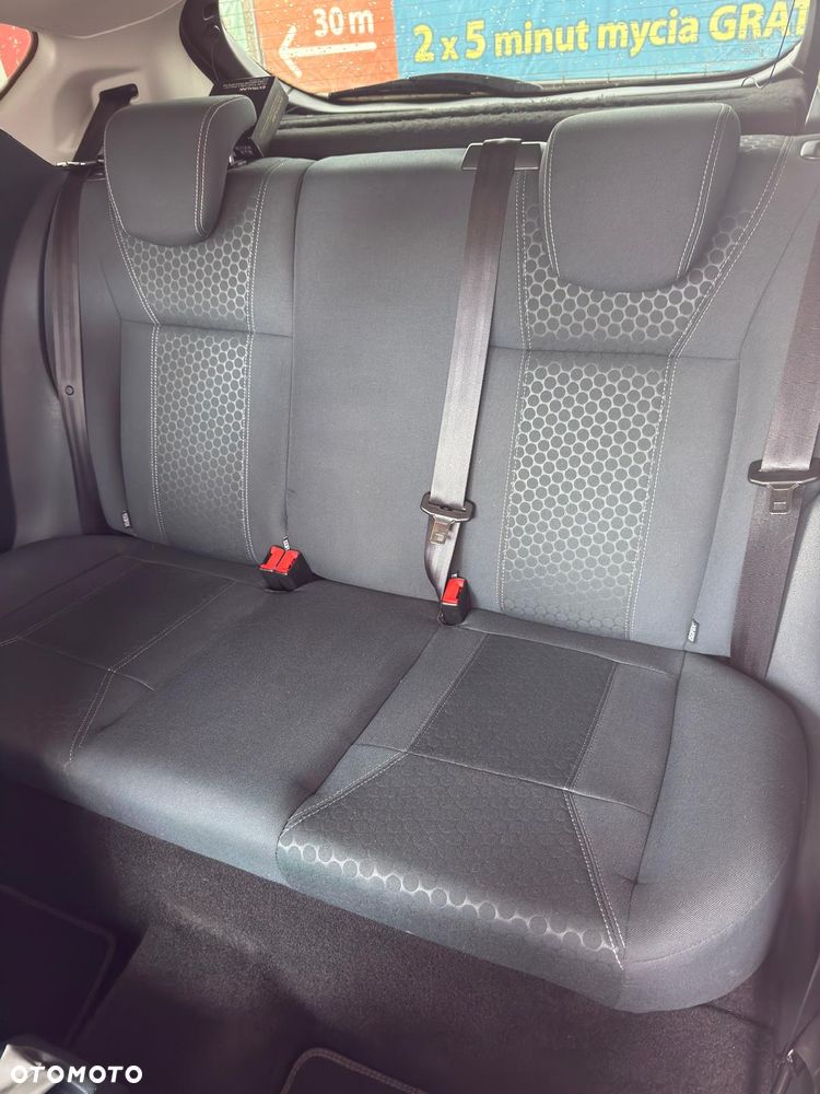 Ford Fiesta 1.4 Titanium - 24