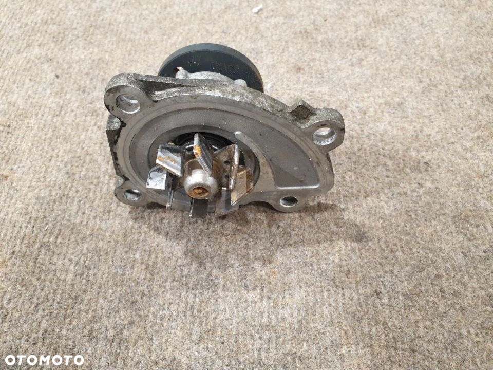 Pompa Wody NISSAN QASHQAI 1.6i gen I 07 13 r - 3