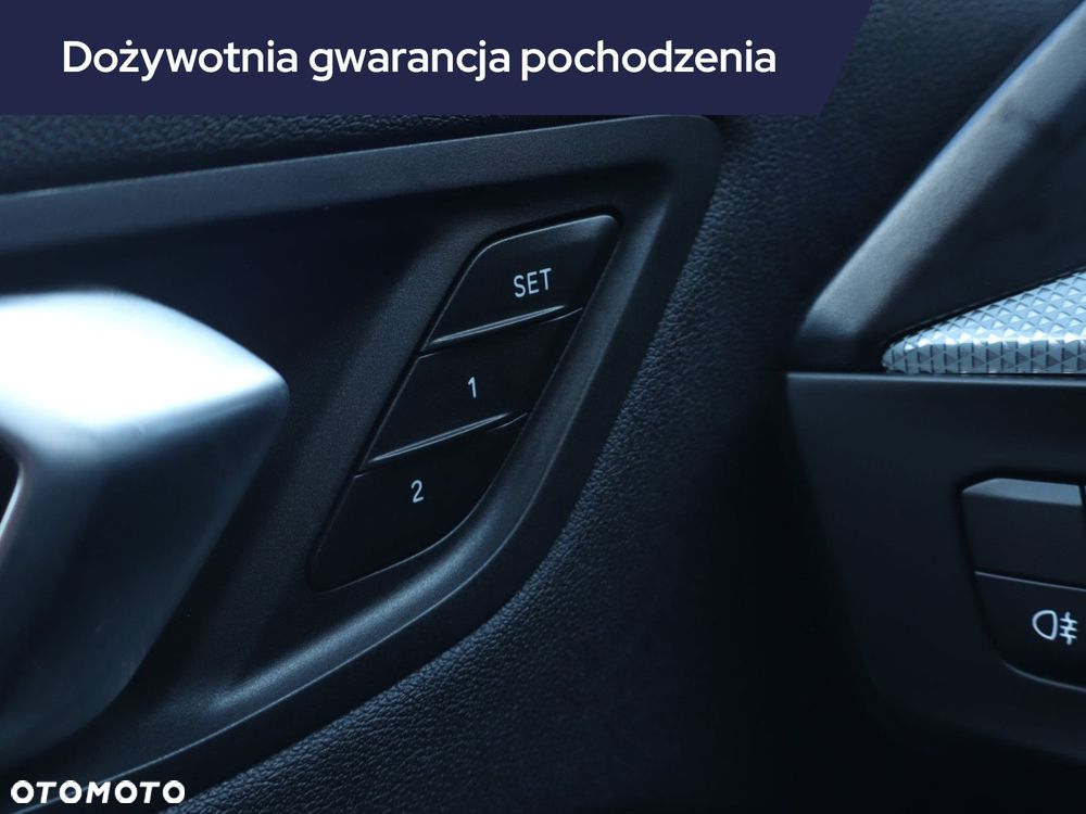 BMW Seria 1 - 25
