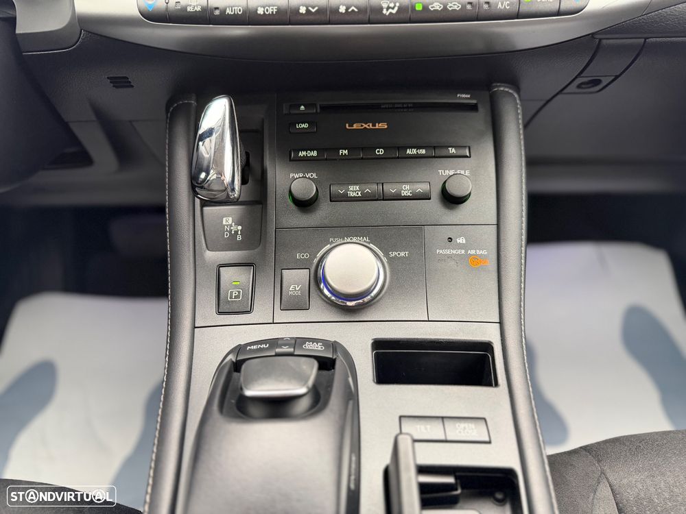 Lexus CT 200h 09 P.Dynamic - 16