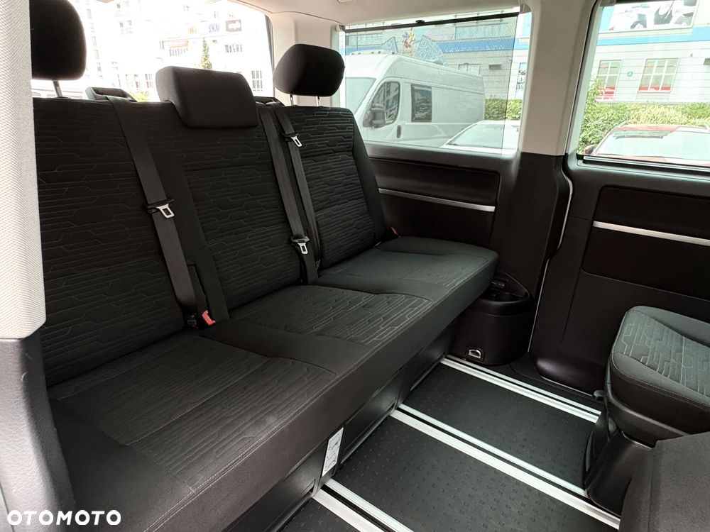 Volkswagen Multivan - 17