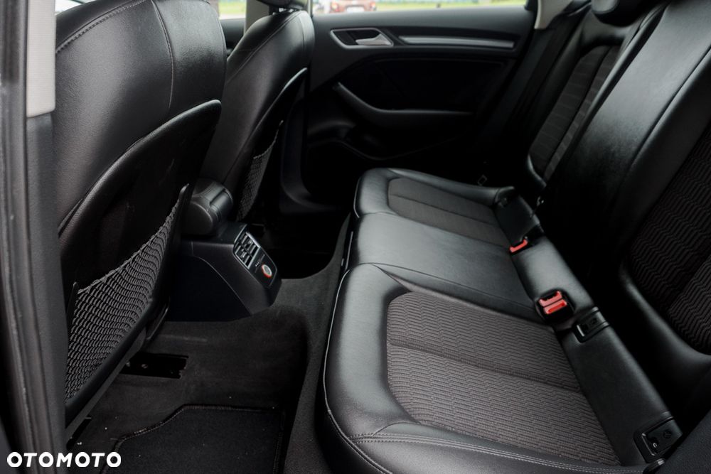 Audi A3 Sportback 1.4 TFSI Ambiente - 39