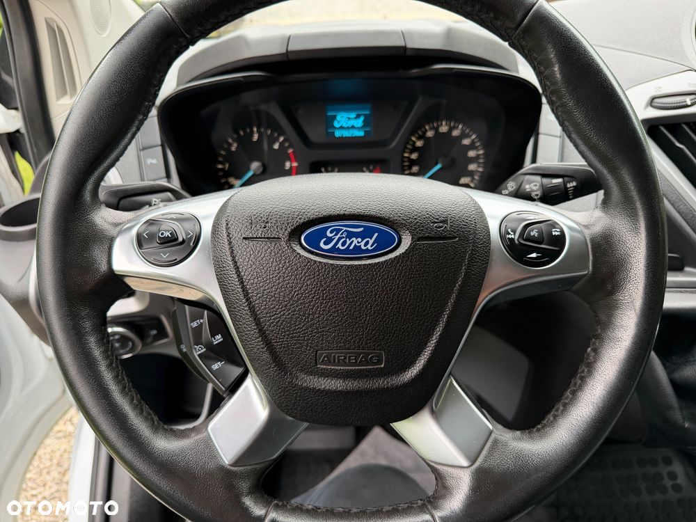 Ford Custom - 9