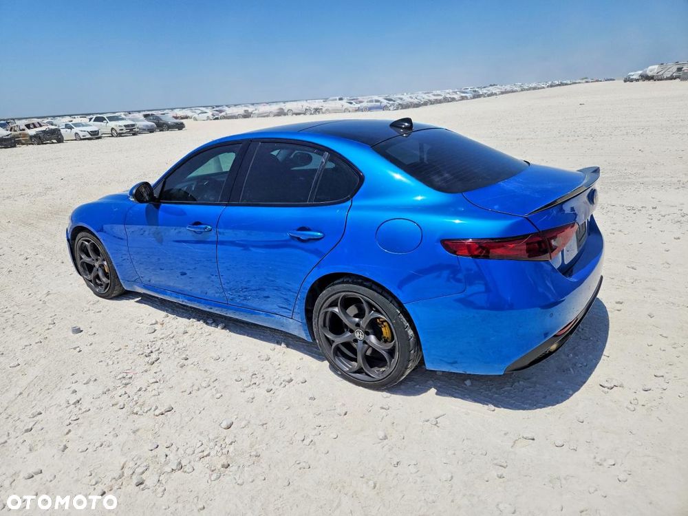 Alfa Romeo Giulia 2.0 Turbo 16V AT8-Q4 Ti - 3