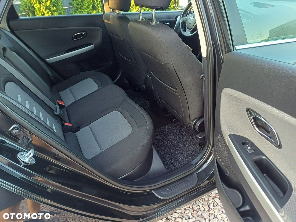Kia Ceed - 4
