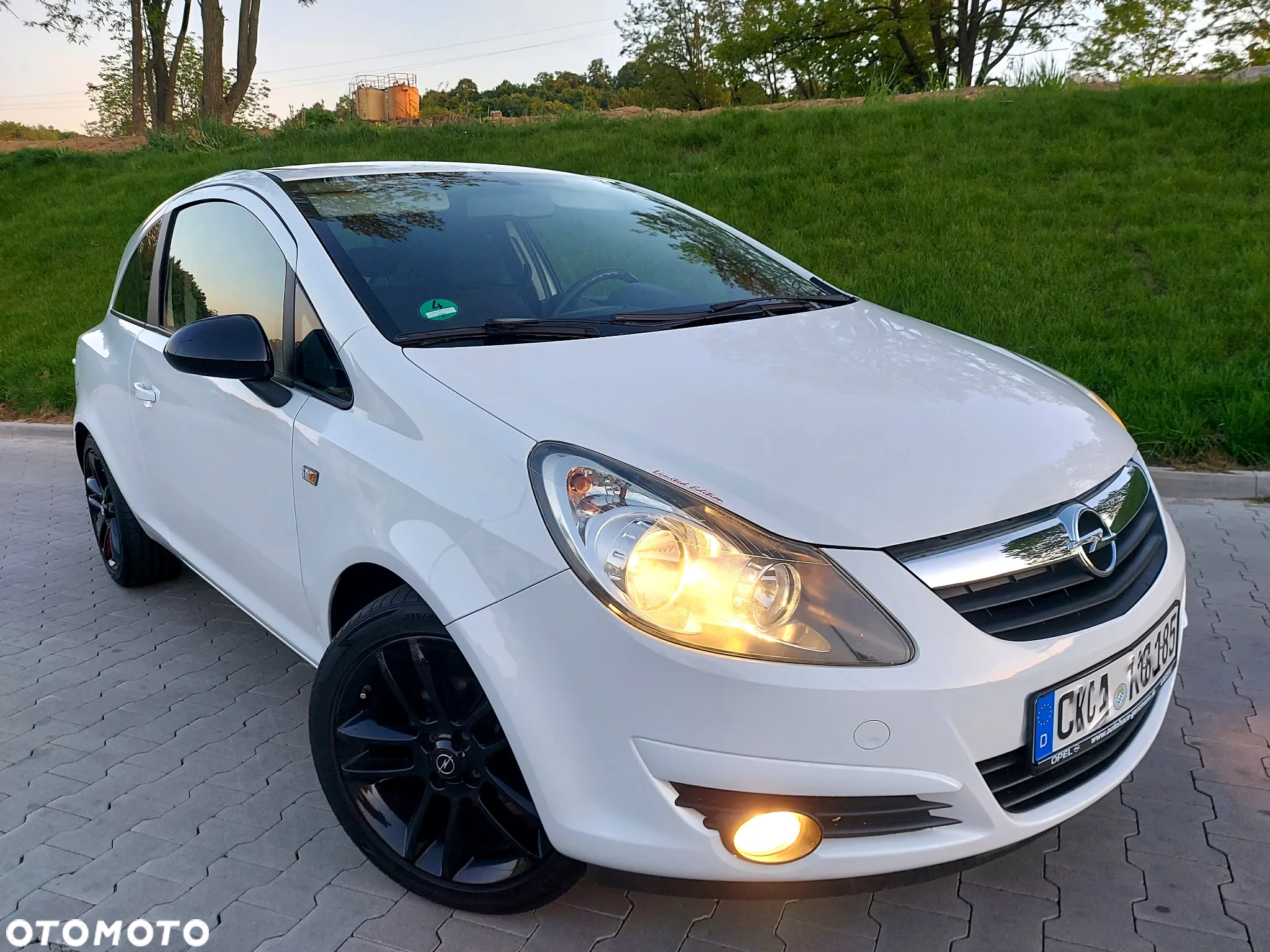 Opel Corsa 1.4 16V Color Edition - 2