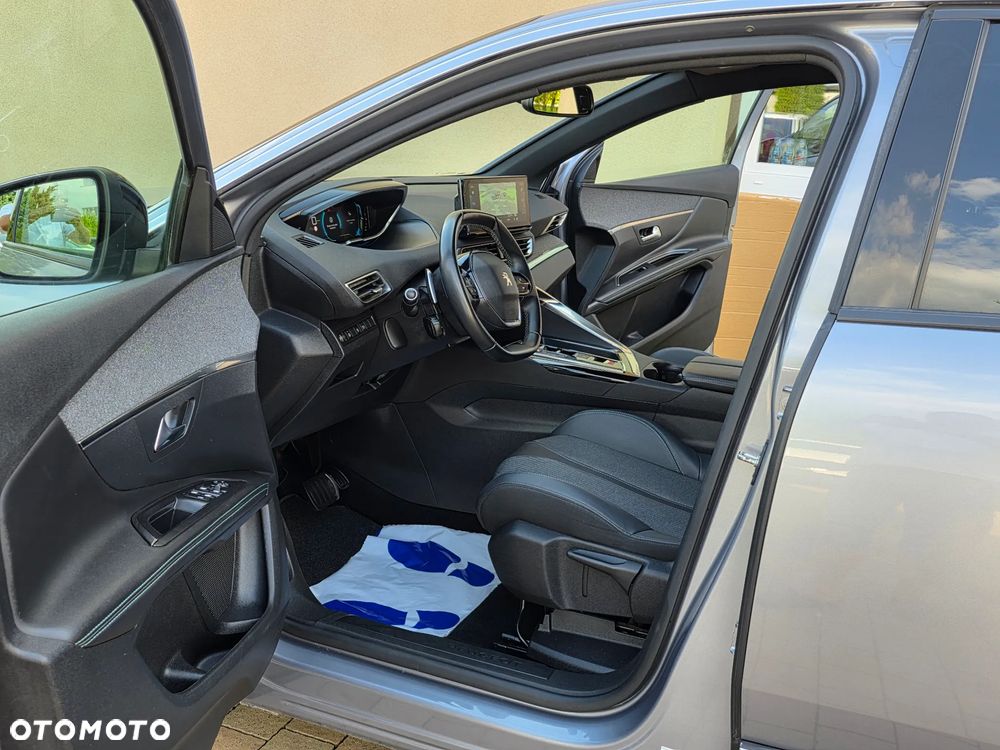 Peugeot 3008 1.6 PureTech Hybrid4 PHEV Allure S&S EAT8 - 21