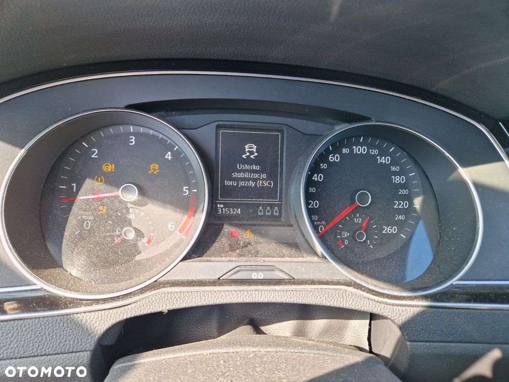 Volkswagen Passat 1.6 TDI (BlueMotion Technology) Comfortline - 11