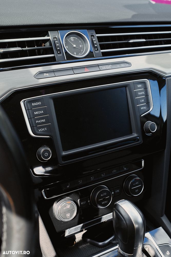 Volkswagen Passat 2.0 TDI SCR DSG Highline - 18