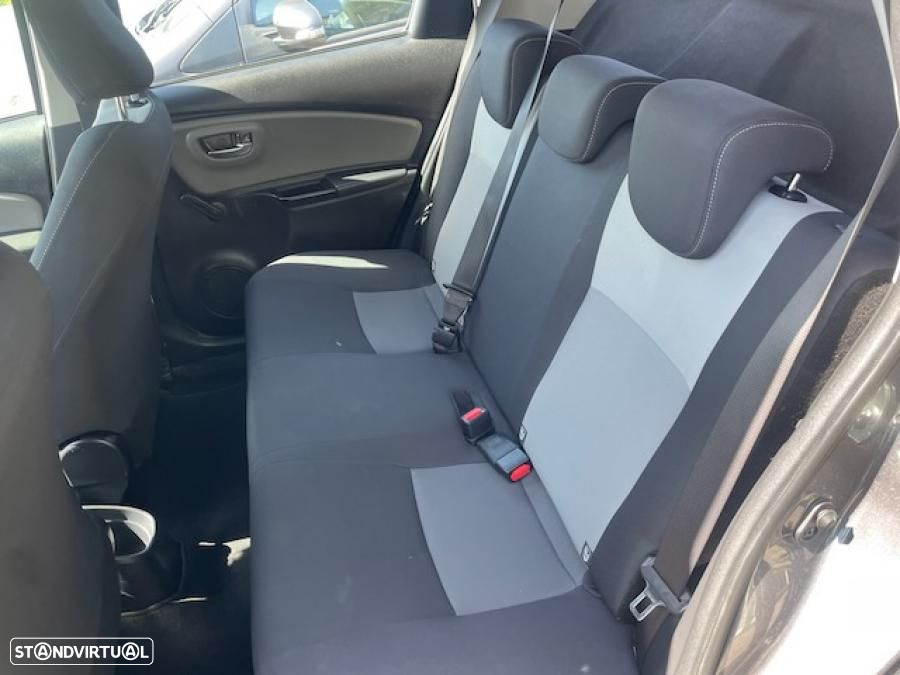 Toyota Yaris 1.4 D-4D Comfort+P.Style - 11