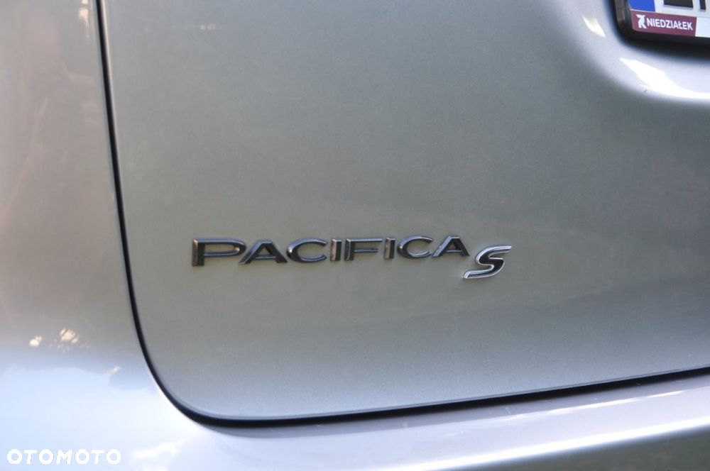Chrysler Pacifica - 32