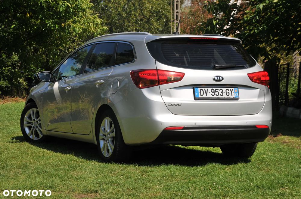 Kia Ceed 1.6 GDI Dream Team Edition - 10