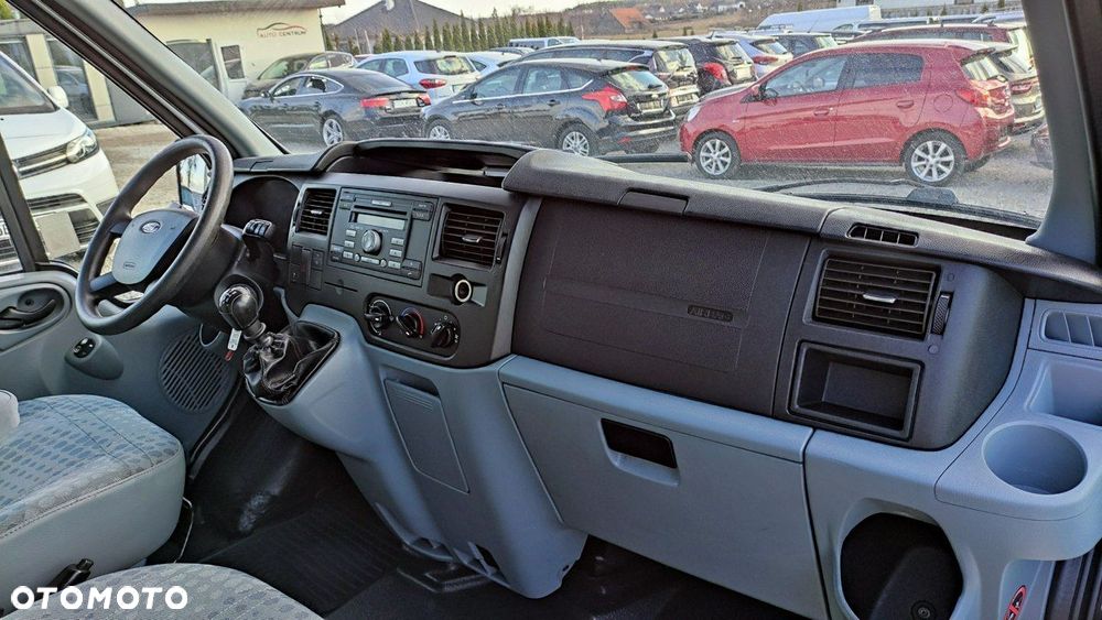 Ford Transit - 32