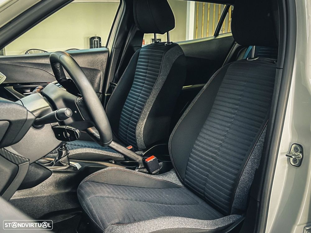 Peugeot 2008 1.2 PureTech Active - 9