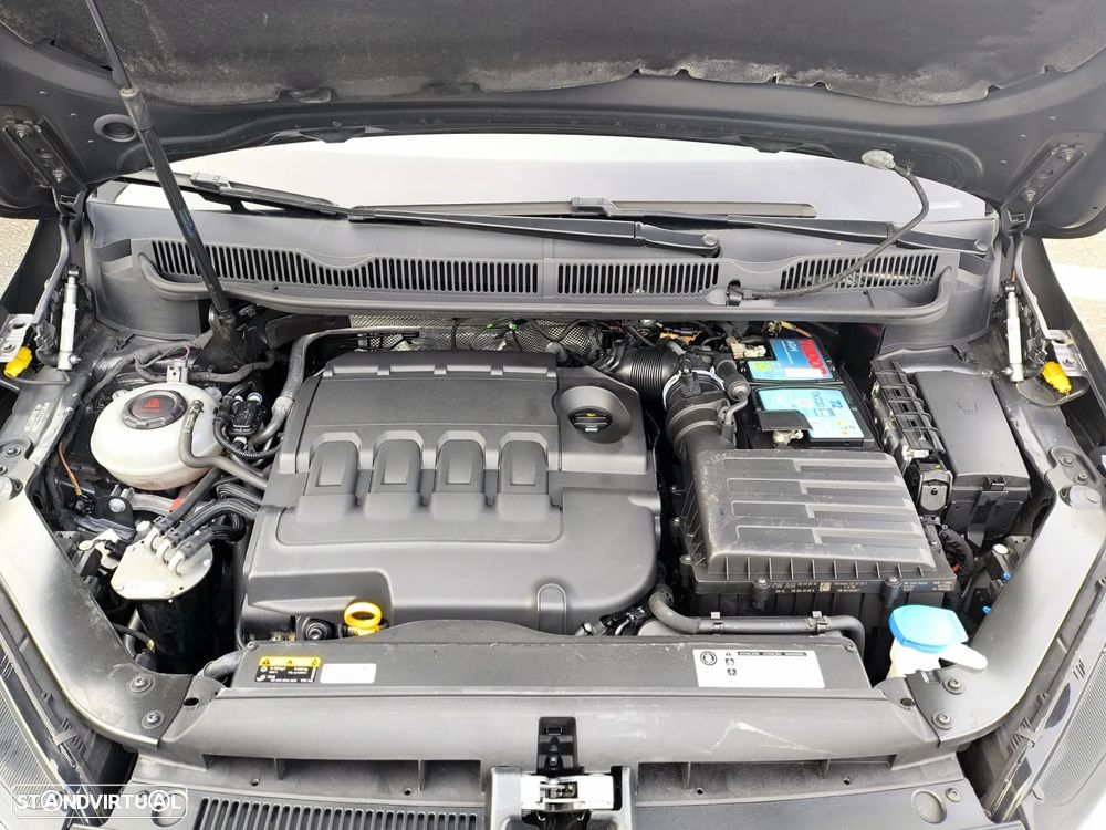 VW Touran 2.0 TDI Confortline - 33