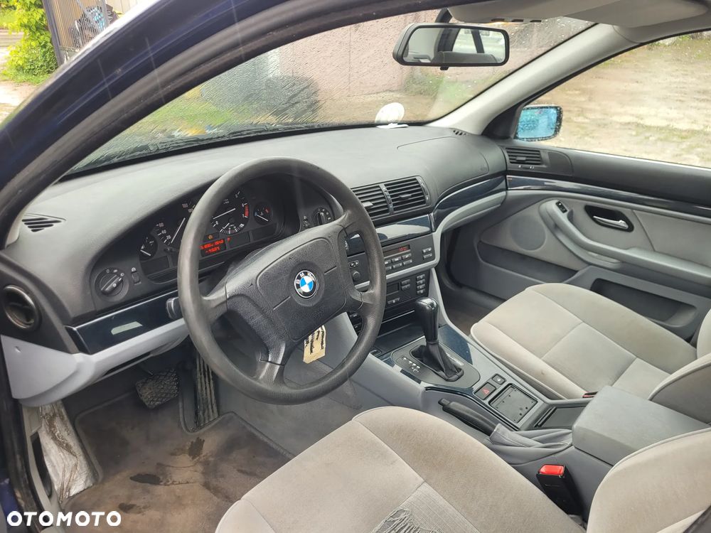 BMW Seria 5 523i - 6