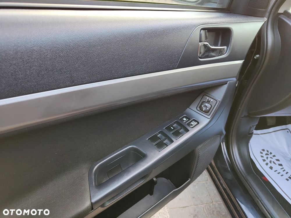 Mitsubishi Lancer 1.8 Intense - 37