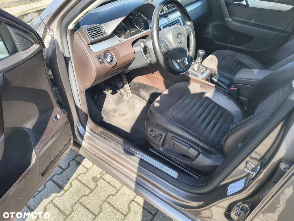Volkswagen Passat 1.8 TSI Trendline - 18
