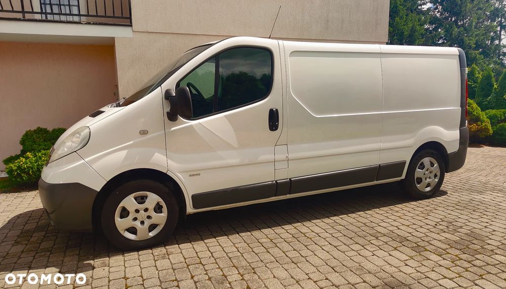 Opel Vivaro - 1