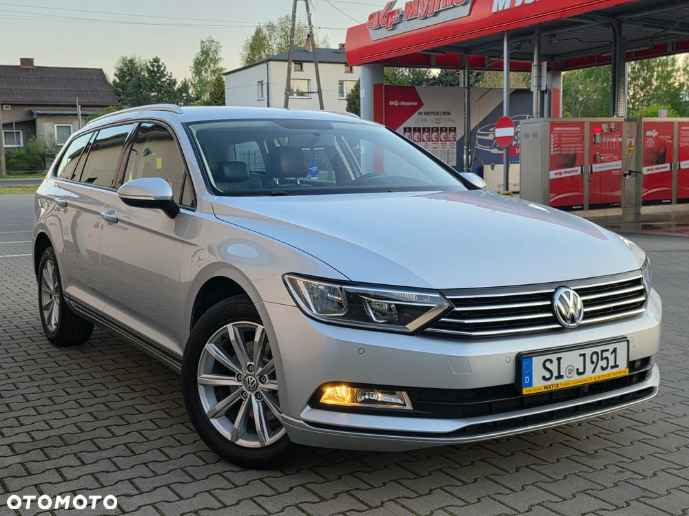 Volkswagen Passat 2.0 TDI (BlueMotion Technology) DSG Trendline - 1