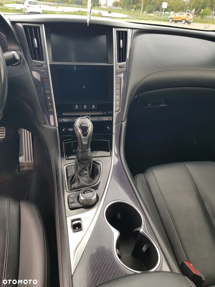 Infiniti Q60 - 8