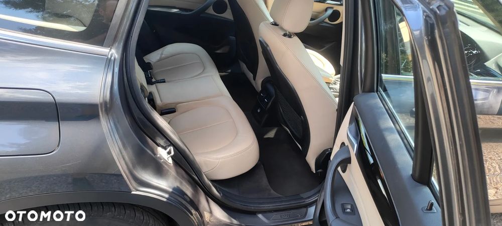 BMW X1 xDrive20d - 15