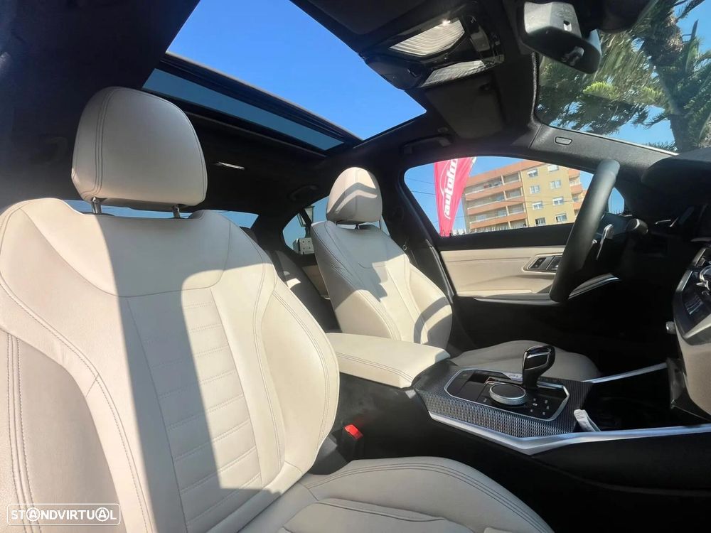 BMW 330 e Pack Desportivo M Auto - 36