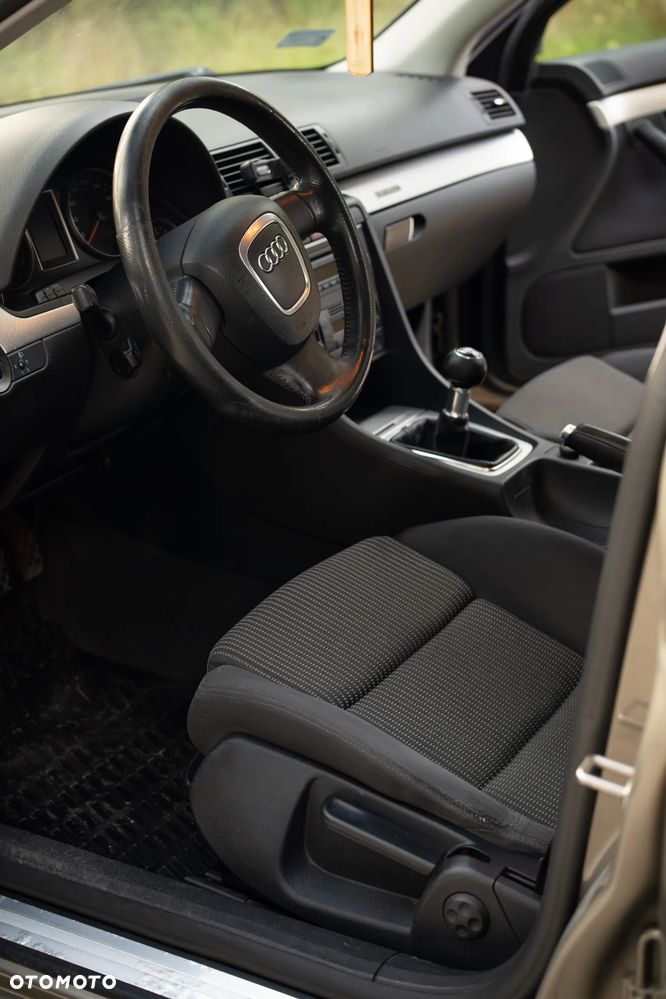 Audi A4 Avant 1.8 T quattro - 12