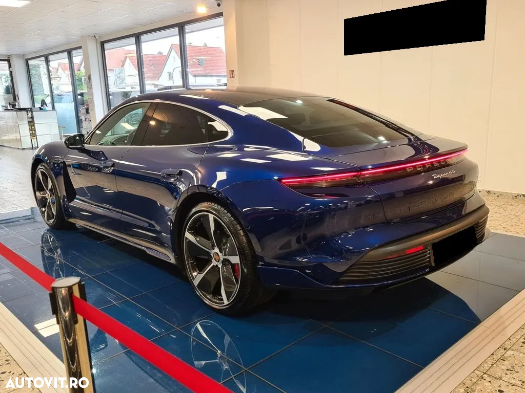 Porsche Taycan - 23
