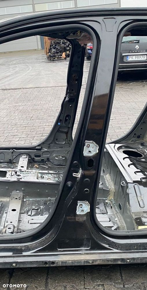 PRÓG LEWY SŁUPEK ŚRODKOWY ĆWIARTKA DACIA DUSTER II - 1