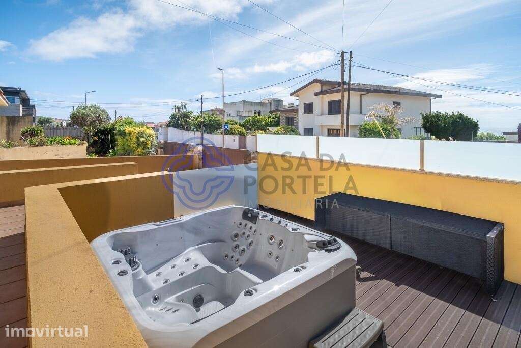 Moradia T4+1 Geminada — 1ª Linha da Praia, Vila Chã | Vista Mar e Anex - Grande imagem: 2/49
