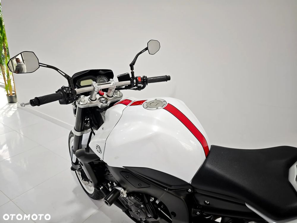 Yamaha FZ - 19