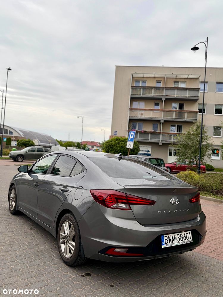 Hyundai Elantra - 7