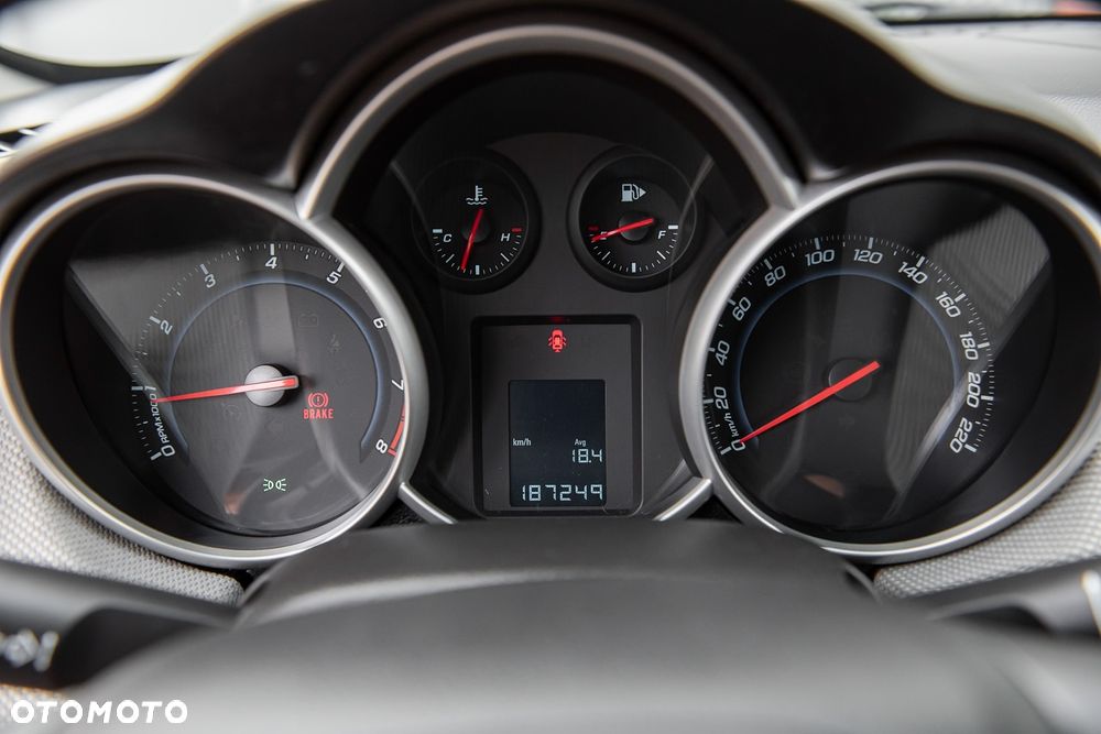 Chevrolet Cruze 1.6 - 17