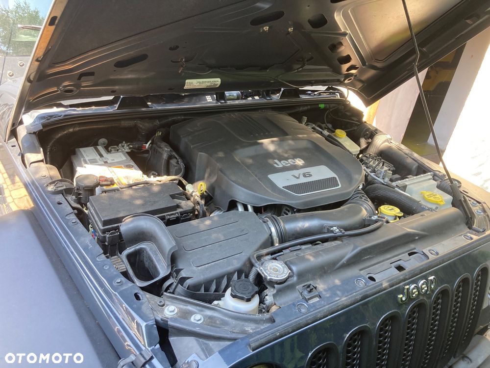 Jeep Wrangler 3.6 Unlim Black Edition II - 15