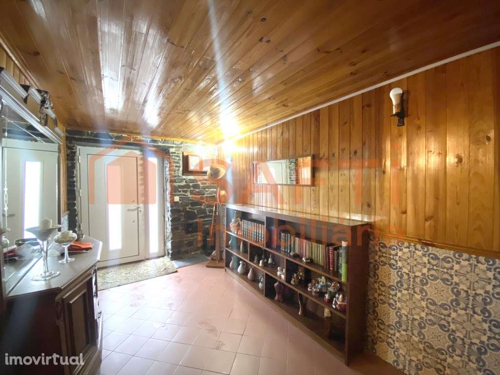 Moradia T3 em Freixo de Espada a Cinta - Grande imagem: 3/44