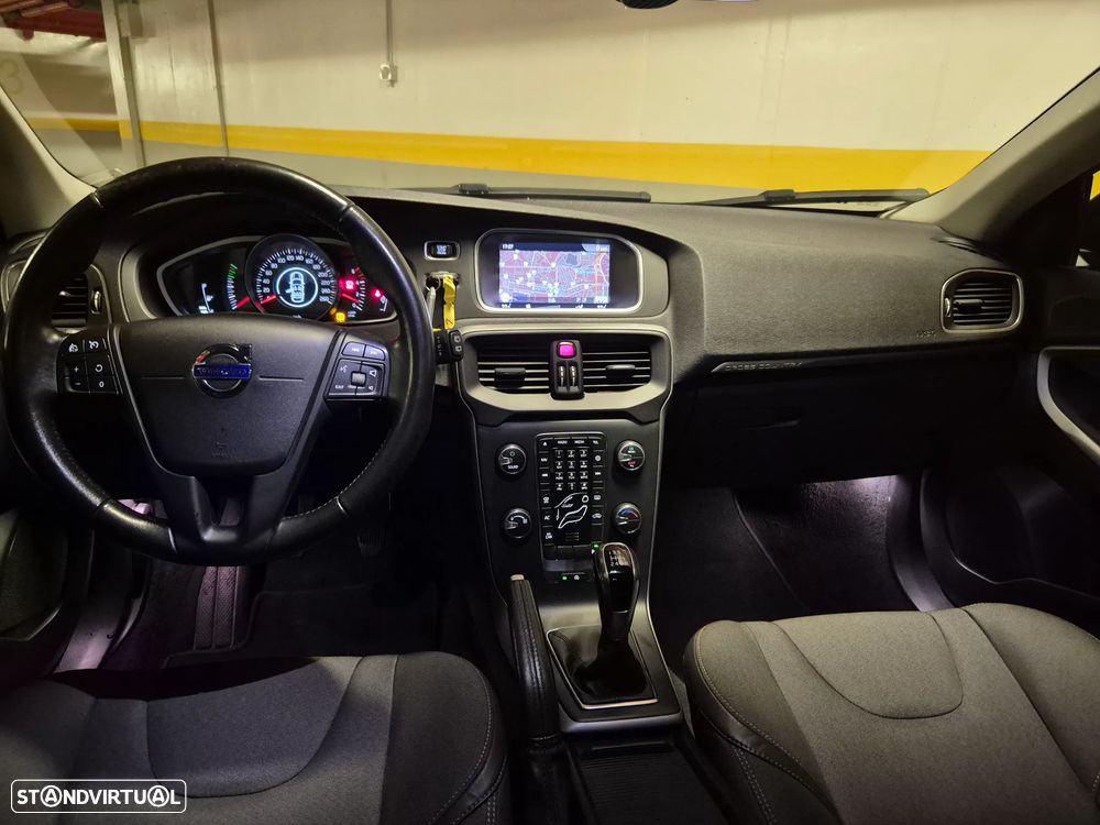 Volvo V40 Cross Country 2.0 D2 Summum - 34